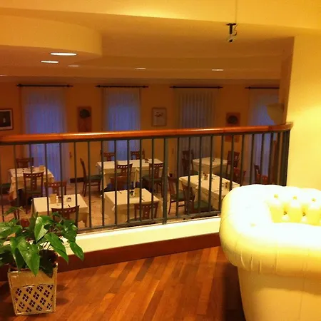 King Rose Hotel
